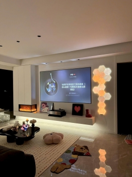 Thi công lò sưởi giả kèm củi carbon trang trí nhà ở
